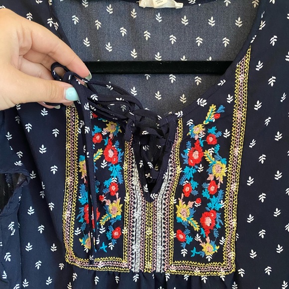 Embroidered Top - Picture 3 of 3